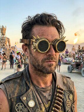 NEW Adult Gothic Steampunk Goggles Gold Spike Costume Eyewear for Halloween Rave